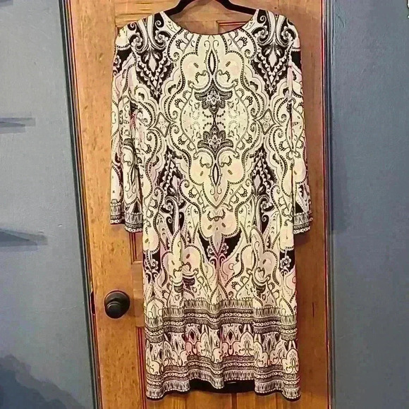 Printed Dress - Picture 6 of 6